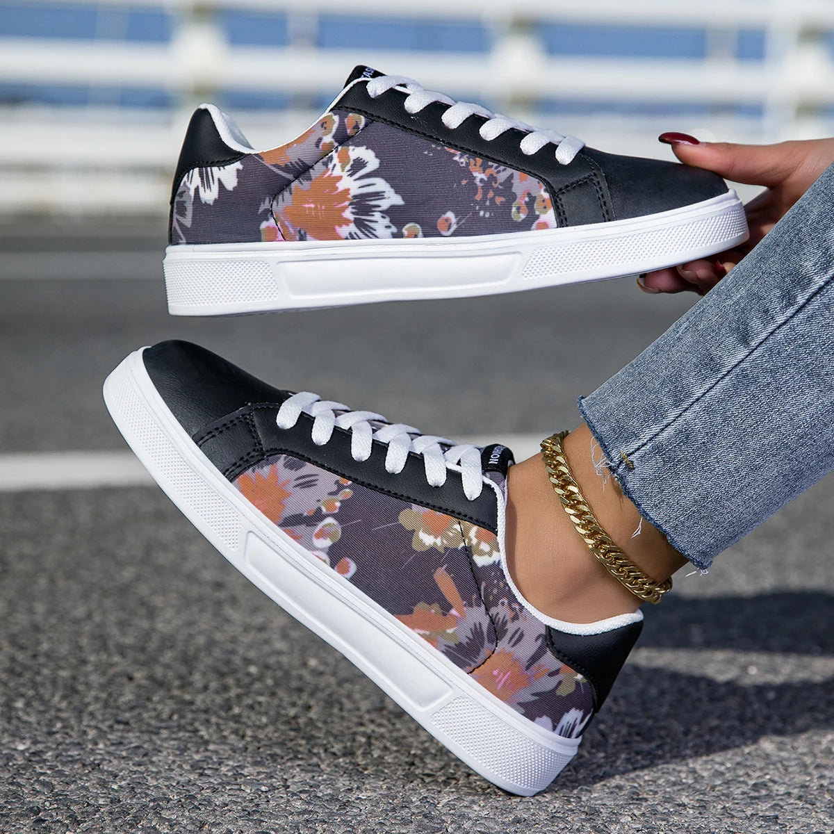 Womens Casual Sneakers Lightweight Skateboard Shoes Comfortable Walking Shoes Fashion Sneakers